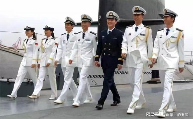 探索07式陆军冬常服，图片展示与解析，探索揭秘，07式陆军冬常服全解析与图片展示