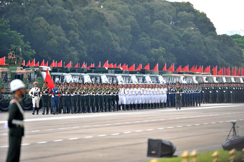 香港17年阅兵，回顾与前瞻，香港阅兵盛典回顾与前瞻，17年壮丽瞬间