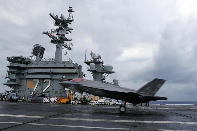 航空母舰舰载机的更新换代，三十年内的演变与挑战，航空母舰舰载机三十年演变，更新换代与挑战