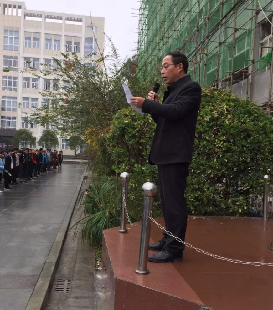 国防军事黑板报，传递军事动态，普及国防知识，国防军事黑板报，军事动态传递与国防知识普及