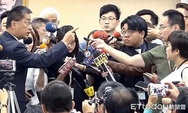 政治