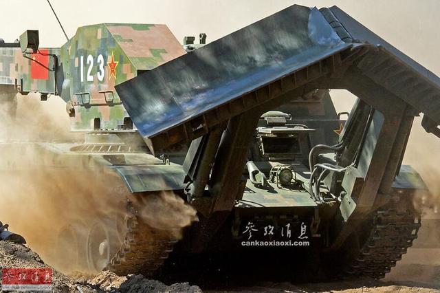 中国新型装甲抢修车，技术革新与未来展望，中国新型装甲抢修车的技术革新与未来展望