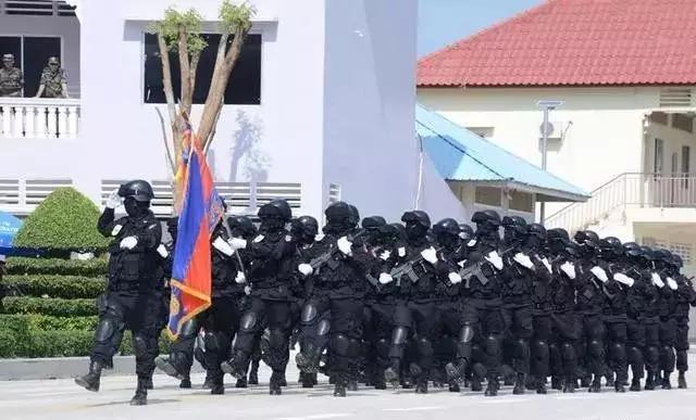关于70国庆阅兵走红的女兵叫什么的探讨，70国庆阅兵中走红的女兵身份揭秘