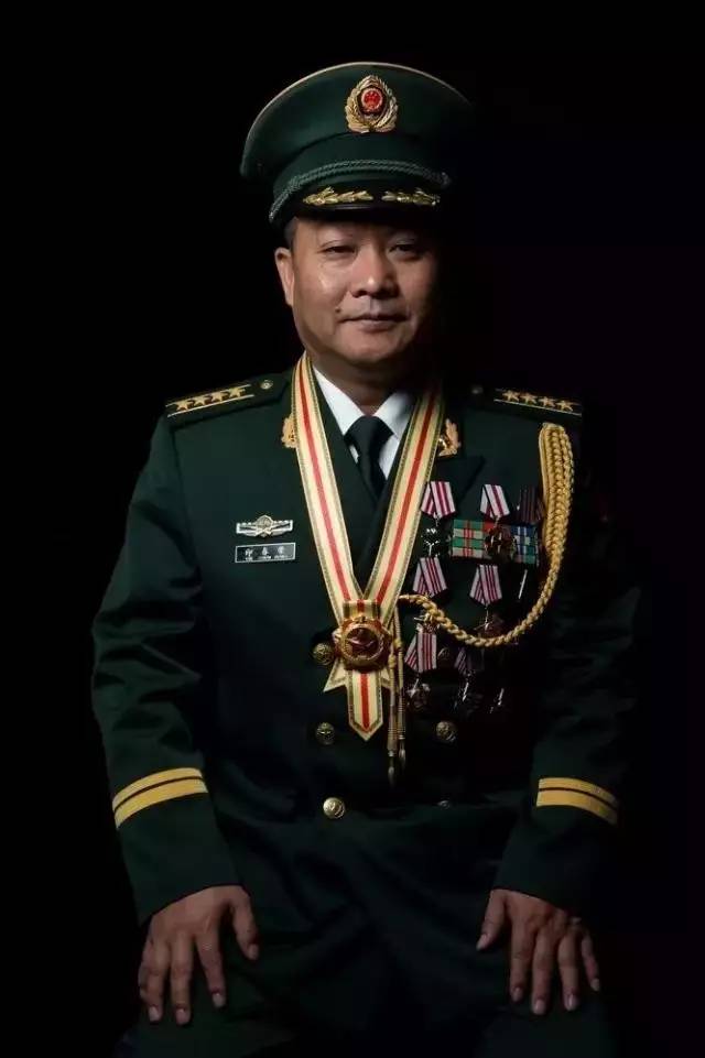 八一勋章，揭秘获得者的荣耀与贡献，还有哪些人荣膺此殊荣？，八一勋章获得者揭秘，荣耀与贡献的背后，还有哪些英雄荣膺此殊荣？