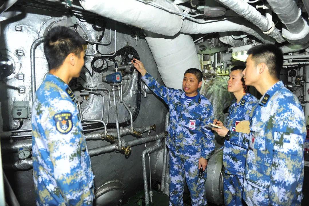 辽宁舰的购买历程，揭秘背后的故事，辽宁舰购买历程揭秘，背后不为人知的故事