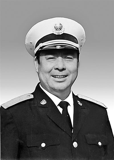 海军崔亚奇简介，海军将领崔亚奇简介