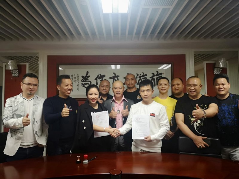 香港王中王一肖，揭秘传奇人物的风采，香港传奇人物王中王一肖，风采揭秘