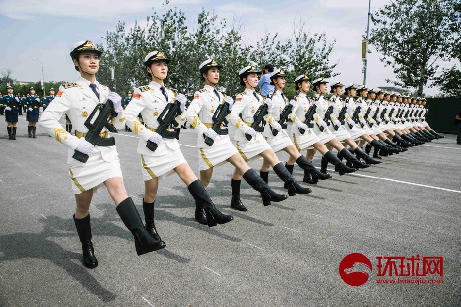 关于中国庆祝中华人民共和国成立七十周年国庆阅兵队伍的介绍，中国国庆阅兵七十周年庆典，壮丽队伍展现国家力量