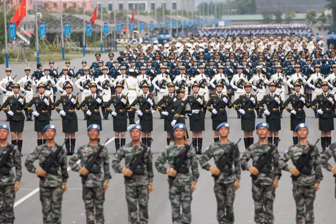 大阅兵口号是什么，荣耀与力量的展现，大阅兵口号揭晓，荣耀与力量的震撼展现