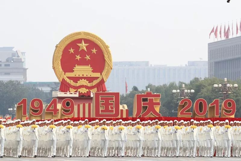 美国评价中国70周年阅兵，全球视角下的观察与解读，全球视角下的美国对中国70周年阅兵的评价与解读