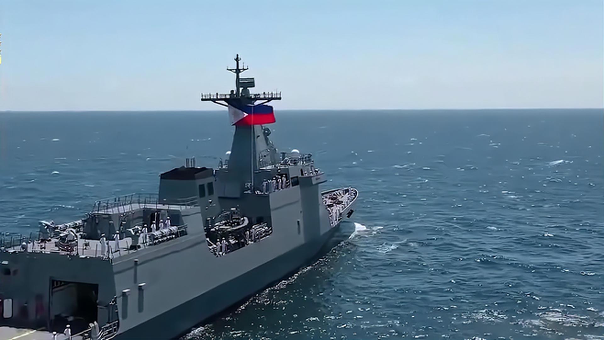 中国海军055型驱逐舰现身悉尼以东，展现海上强国实力，中国海军055型驱逐舰现身悉尼以东，展示海上强国风采