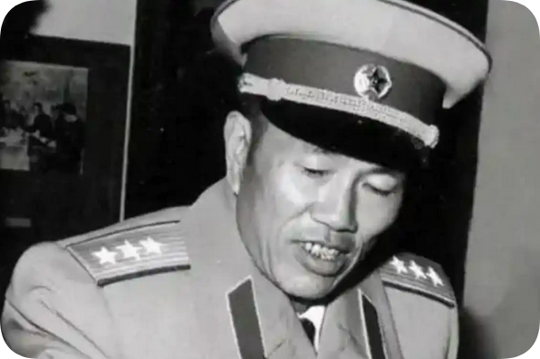 揭秘，58年此人的荣耀之路，被授予上将军衔的光辉历程，揭秘，上将军衔荣耀之路——一位传奇人物的58年光辉历程