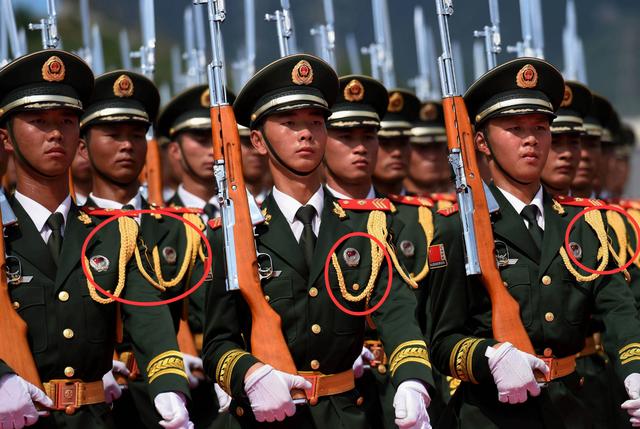 关于07式武警冬季迷彩服，深度解析与探讨，深度解析与探讨，07式武警冬季迷彩服的特点与细节