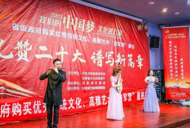二胡独奏军歌，传承与演绎中华英雄之魂，二胡独奏军歌，传承演绎中华英雄魂