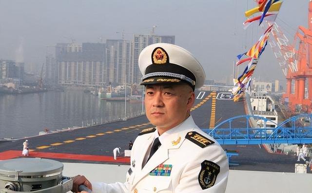 南京舰历任舰长，揭秘中国海军传奇舰船131南京舰的指挥者们，揭秘传奇舰船南京舰的历任指挥者们，中国海军传奇舰船南京舰的舰长历程