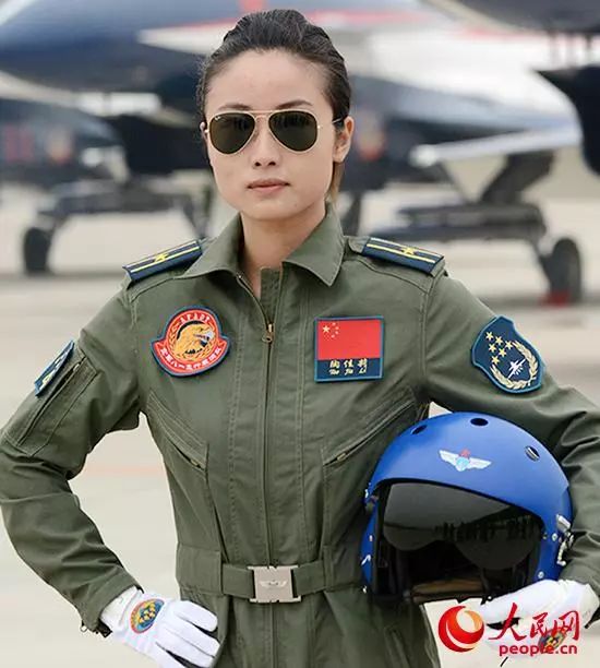 揭秘女飞何晓莉的近况，勇往直前，翱翔天际，揭秘女飞何晓莉现状，勇往直前，翱翔天际的飞行梦想家