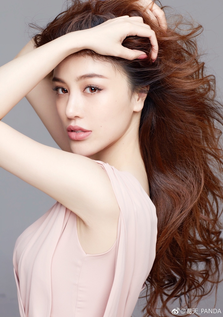 葛天掏手榴弹原视频，背后的故事与真相，葛天掏手榴弹原视频背后的真相揭秘