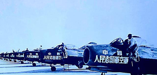 中国第一支空军成立时间，历史回顾与意义解析，中国空军起源，第一支空军成立时间、历史回顾及其意义解析