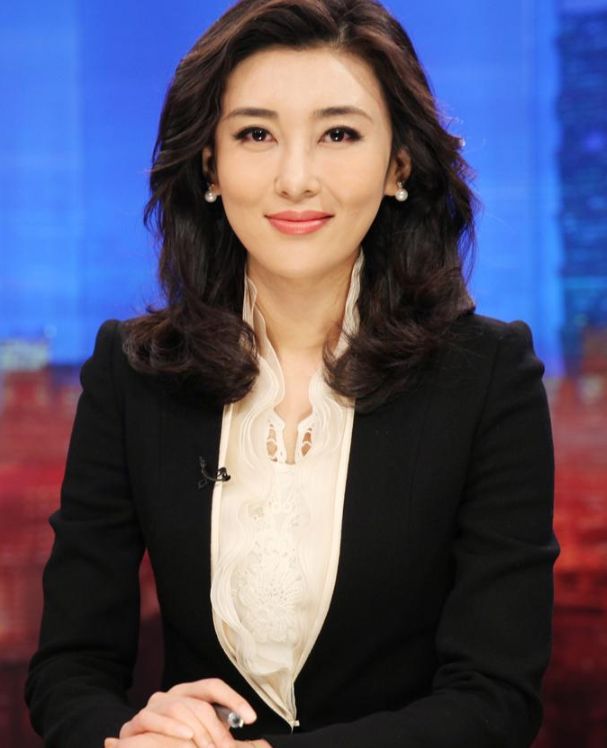 漂亮女主持人的魅力与影响力，探索她的美丽与才华背后的故事，探索美丽女主持人的魅力与才华背后的故事，美丽与影响力的双重展现