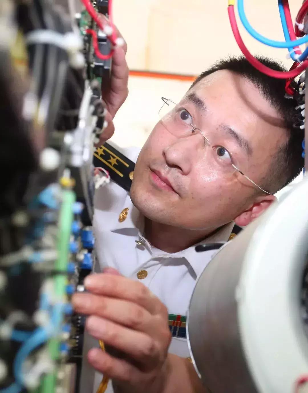 集体一等功个人是否有勋章，深度解析荣誉授予机制，深度解析荣誉授予机制，集体一等功个人勋章颁发情况探讨
