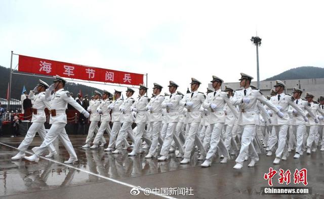 中国阅兵海军方阵，展现海上力量之风采，中国海军方阵阅兵，展现海上力量风采