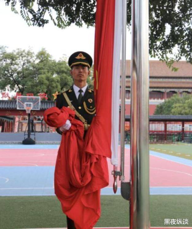 国旗护卫队张自轩，荣耀与使命的诠释者，国旗护卫队张自轩，荣耀与使命的守护者