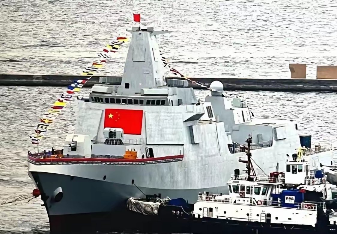 中国海军新一代舰艇力量，揭秘中国海军055驱逐舰的惊人规模与实力，揭秘中国海军055驱逐舰的惊人规模与实力，新一代舰艇力量的崛起