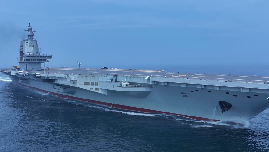 揭秘中国海军新利器，004航母视频震撼登场，揭秘中国海军新利器，震撼登场！揭秘全新航母视频——中国海军新航母004震撼亮相