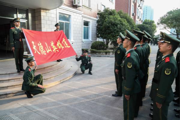 揭秘志愿军军歌作者的身份与传奇故事，揭秘志愿军军歌作者的身份与传奇，一代传奇人物的传奇故事