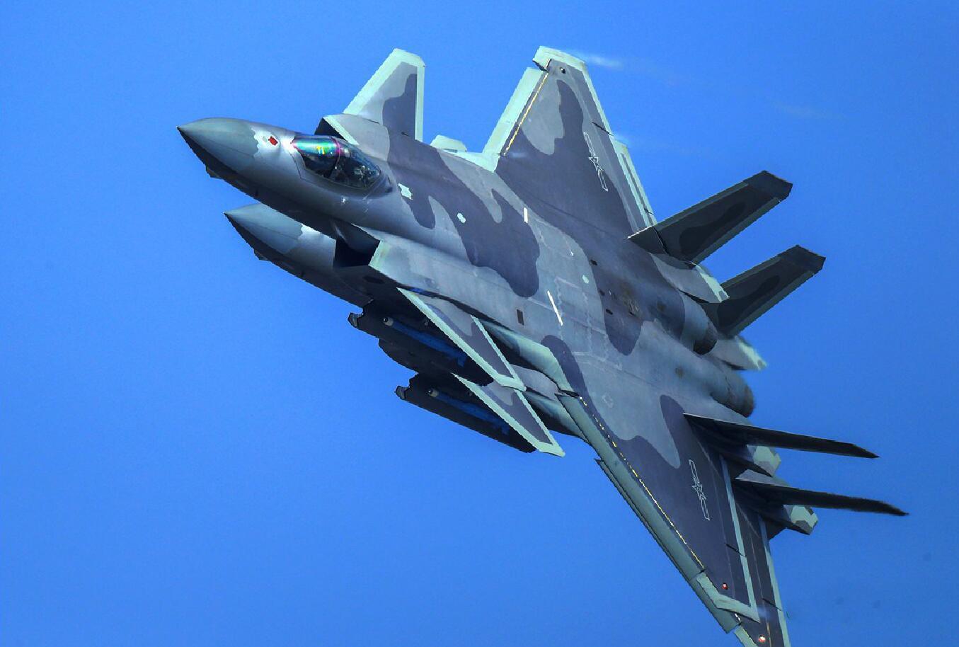 歼-20与F-22，究竟谁更厉害？深度解析两大顶尖战机优势与差异，歼-20与F-22深度对比，顶尖战机优势解析与差异探究