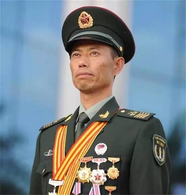 八一勋章获得者退休金详解，一个月能领多少钱？，八一勋章获得者退休金详解，月领多少钱？