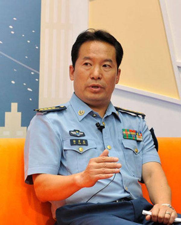 空降兵文东少将，英勇无畏的战士，卓越领导的军事家，文东少将，英勇卓越的军事家与战士