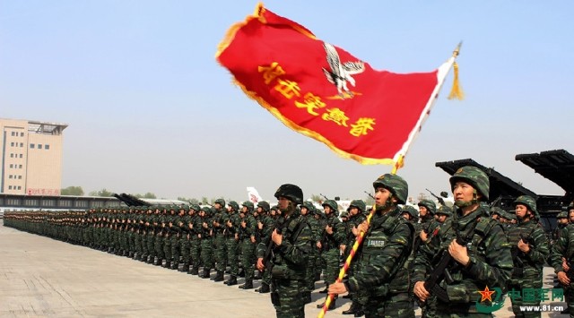 中国人民武装警察部队特种警察学院女生的风采与贡献，中国人民武装警察部队特种警察学院女生风采与贡献展现